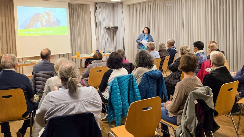 Participants dans un atelier de conseil organisé par Pro Senectute