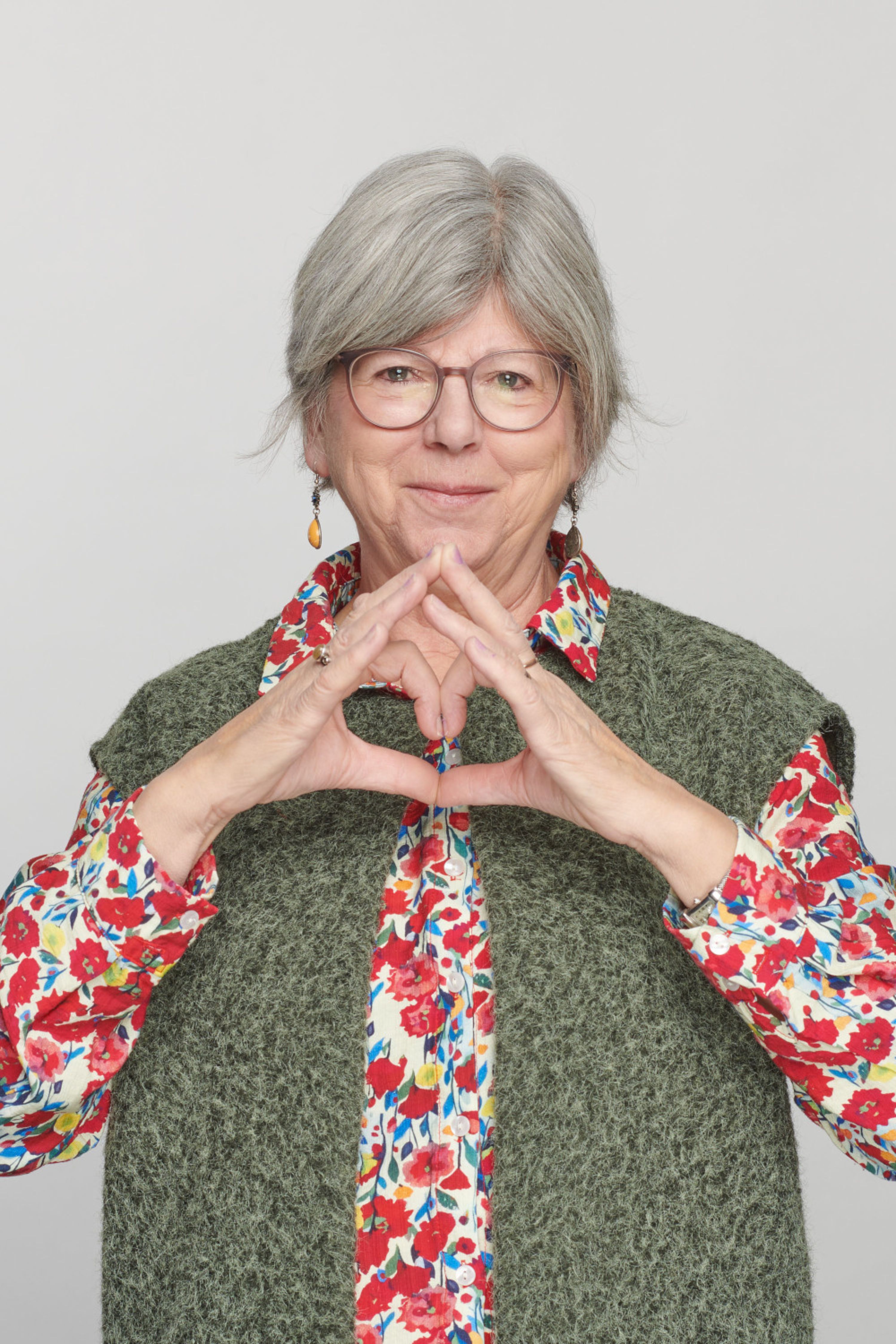 Ursula Quartenoud bénévole broderie Pro Senectute Fribourg 2026