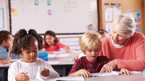 Vignette - Seniors dans les salles de classe
